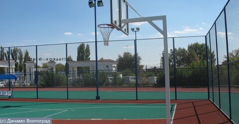 Открытая баскетбольная площадка