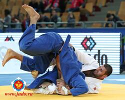 Арман Адамян в белом кимоно. Фото judo.ru